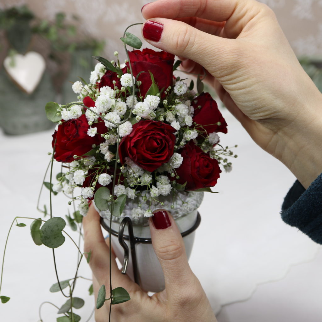 roten DIY mit Tischdekoration und | Romantische Leuchterblume Rosen, Schleierkraut